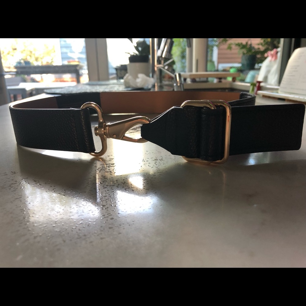 XS/S BCBG MAXAZRIA black leather cinch belt